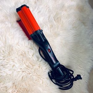 LIKE NEW Vidal Sassoon Red Ceramic Crimping Iron